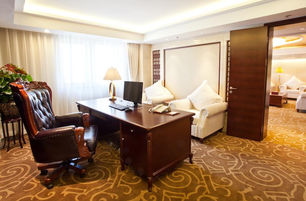 Beijing Guizhou Hotel Экстерьер фото